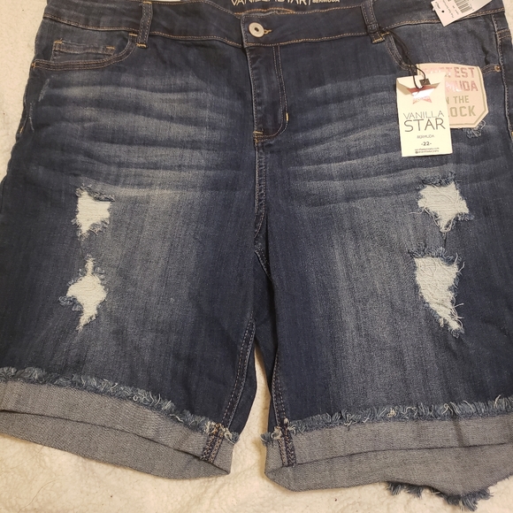 vanilla star bermuda shorts